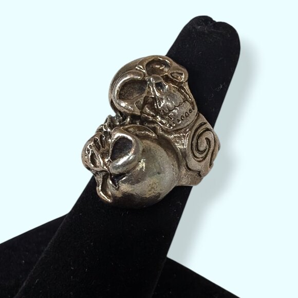 Chunky Double Skull Overlap Ring - Picture 3 of 6